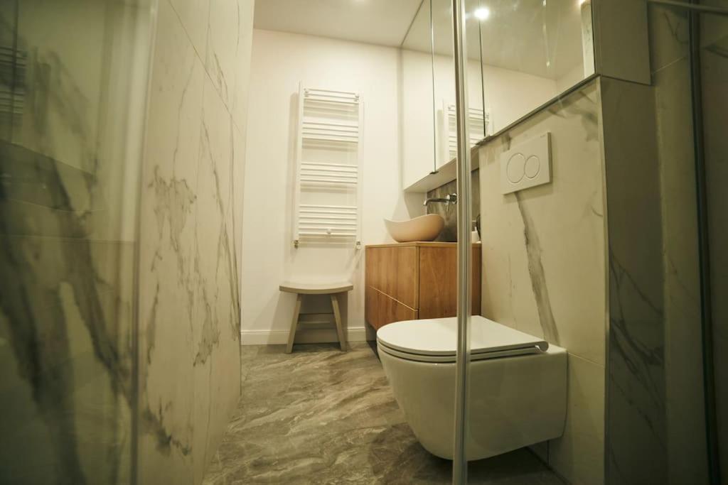 Ultracentral Two Rooms Apartment In Бухарест Экстерьер фото